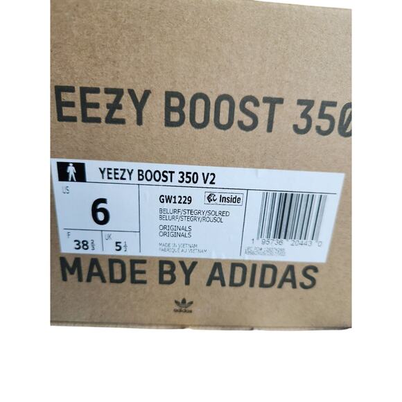 NIB 100% authentic  adidas Yeezy Boost 350 V2 Low Beluga Reflective size 6